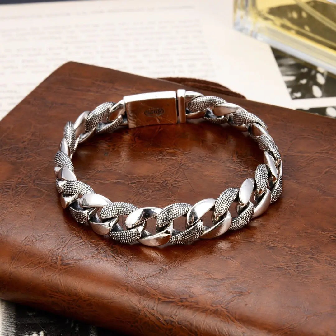 Glanzende armband met slangenpatroon voor een unieke stijl